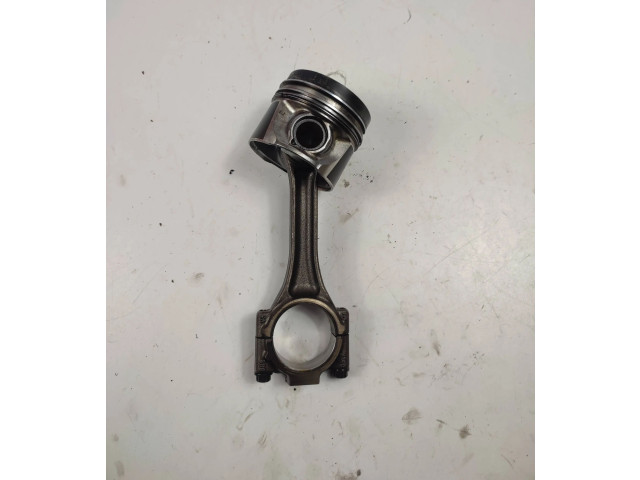 Поршень с шатуном DDY Skoda Octavia Mk3 (5E)