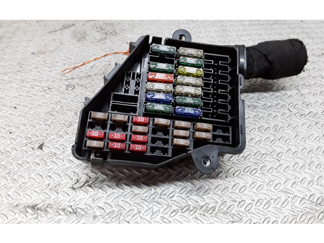 Pojistková skříňka 8D1941824 Audi A6 S6 C6 4F 2007