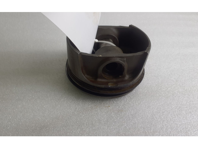 Píst 96P24W2 Porsche 911 996