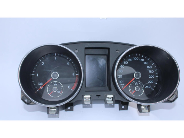 Панель приборов 5K0920861A   Volkswagen Golf VI       