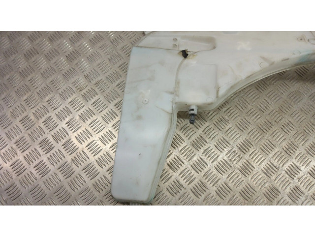 Бачок оконной жидкости    