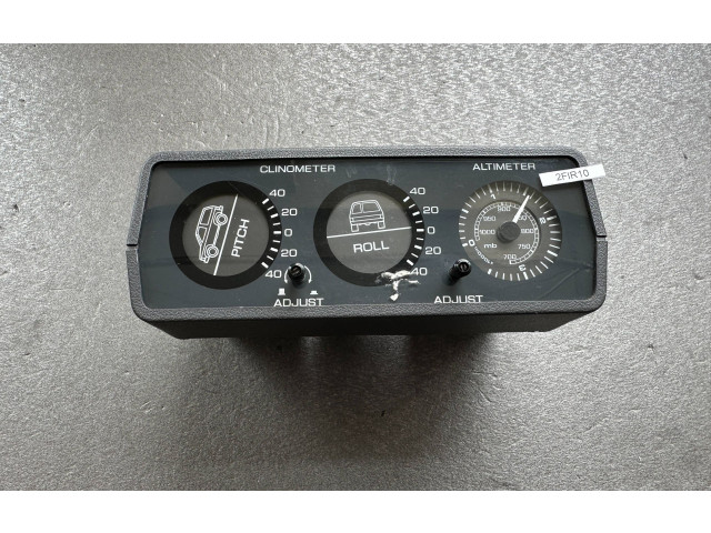 Přístrojová deska Nissan Patrol Y60 1989 2492003J00