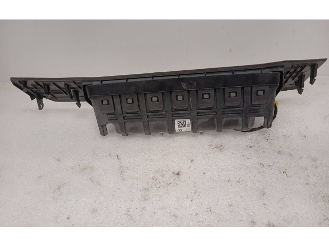 Подушка безопасности для колен 22825450   Chevrolet Volt I