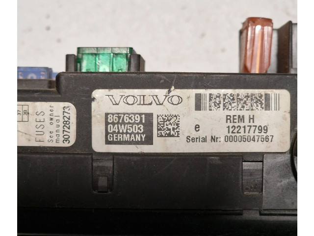 Блок предохранителей 8676391, 12217799   Volvo XC90    