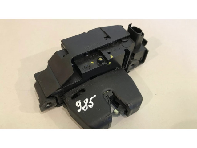 Замок задней крышки