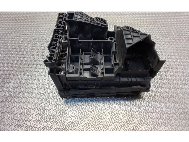 Pojistková skříňka 1K0937540C Volkswagen Caddy 2014