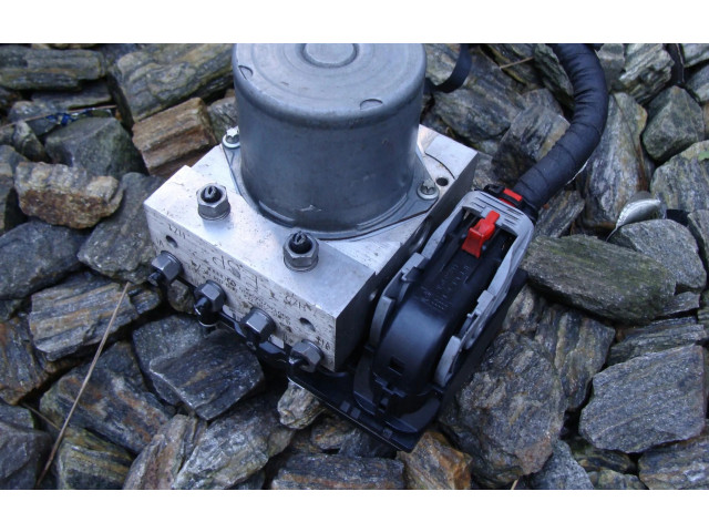 Блок АБС 8R0614517J Audi Q5 SQ5 2008 - 2017 года