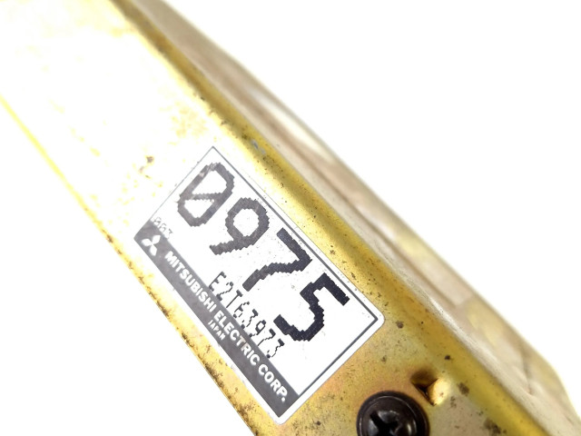 Блок управления двигателем Блок управления MD330975, E2T63973 Mitsubishi FTO