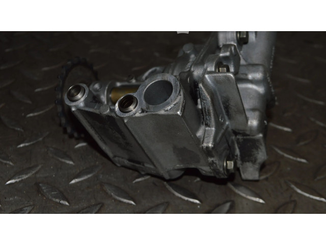 Масляный насос 1501576988R Renault Master III