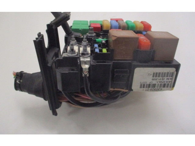 Блок предохранителей 9804848580   Peugeot 2008 II    