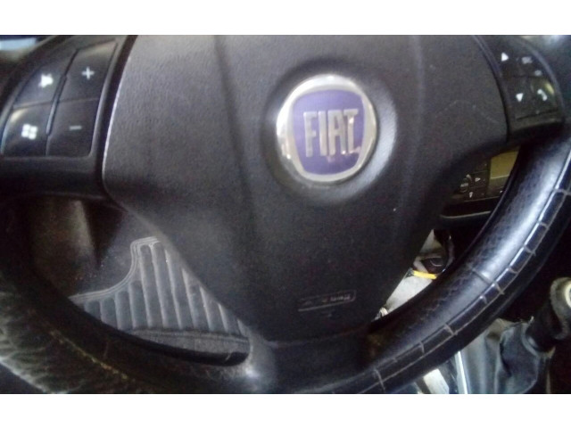 Подушка безопасности водителя    Fiat Punto Evo