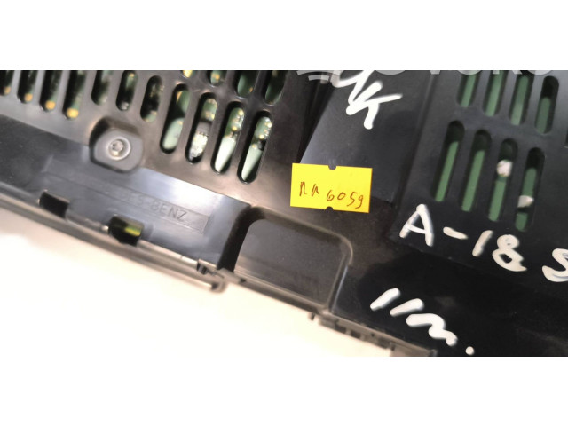 Přístrojová deska  Mercedes-Benz C W204 2011 A2049004408, 2049028102  