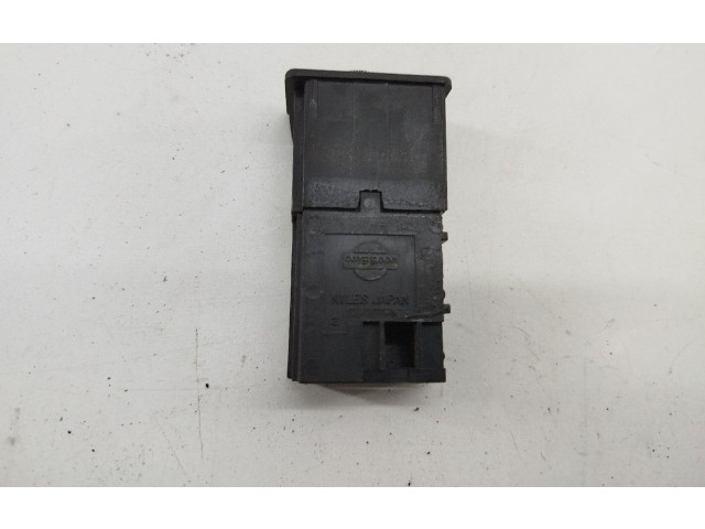 Přístrojová deska Nissan Sunny 1992