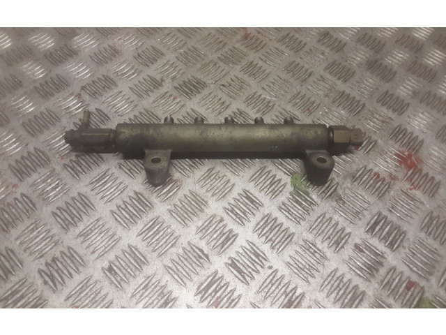 Топливная рампа 11E81305   Nissan X-Trail T30   для двигателя 1