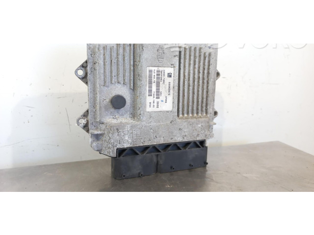 Блок управления двигателем ECU 55563975 Suzuki Swift II