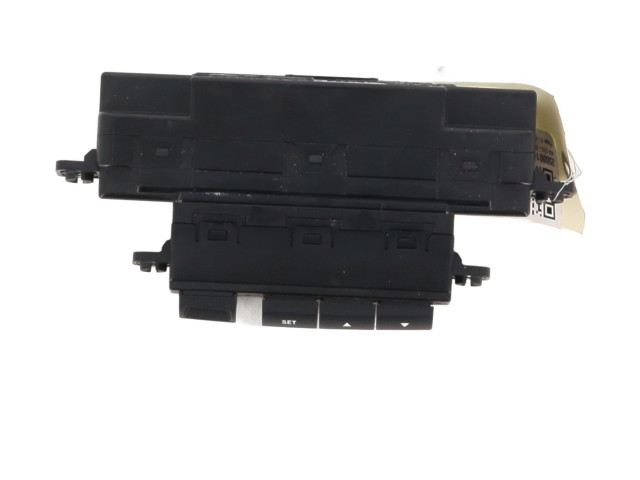 Дисплей    957101H700   KIA Ceed