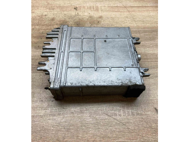 Блок управления двигателем Блок управления 028906021AT, 0281001368   Volkswagen PASSAT B4