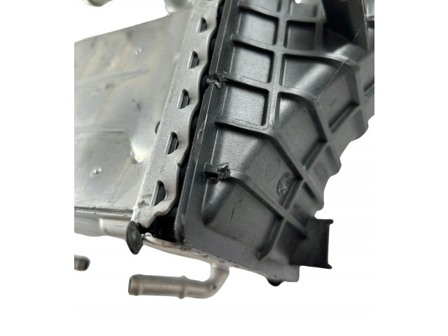 Радиатор интеркулера 04E145785 Audi Q2 -