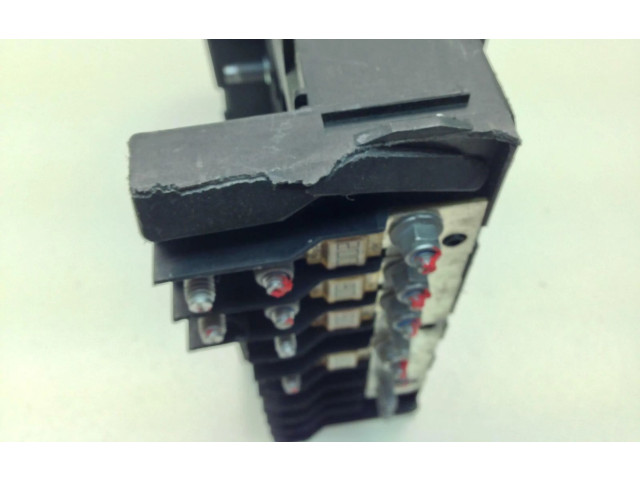 Блок предохранителей 1K0937125A Volkswagen Golf Plus