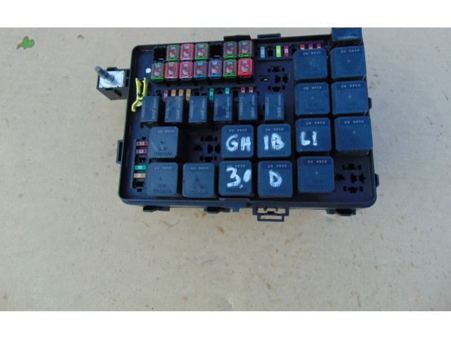 Блок предохранителей 670104651 Maserati Ghibli