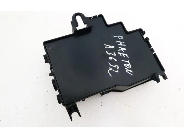 Блок предохранителей     Volkswagen Phaeton    