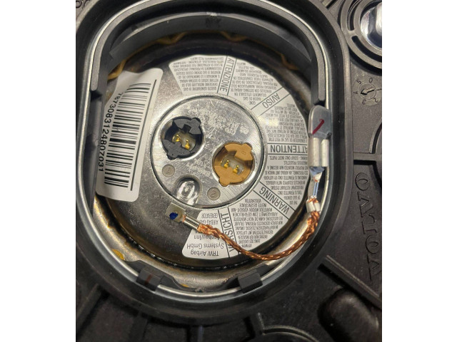 Подушка безопасности водителя P30721996 Volvo V70