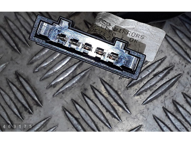 Зеркало электрическое Skoda Octavia Mk1 (1U) 1996 - 2004 года