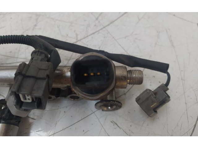 Vstřikovací lišta 75204385R Dacia Duster