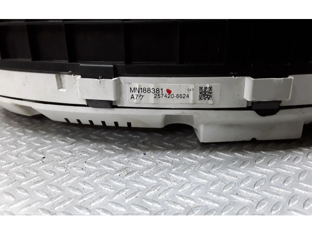 Панель приборов MN188381 Mitsubishi Grandis