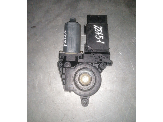 Передний двигатель механизма для подъема окон