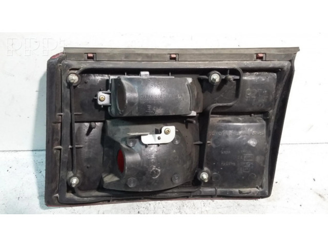 Задний фонарь левый 2122, 5706 Toyota Carina T210 1996-2001 года