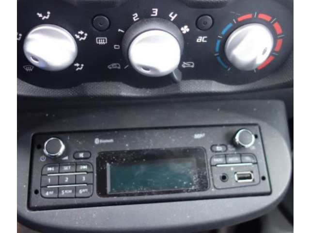 Панель приборов    Renault Twingo II       