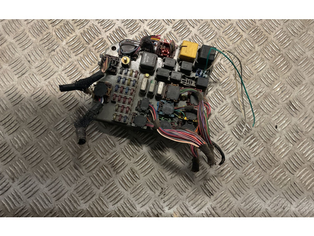 Блок предохранителей     Jeep Grand Cherokee    