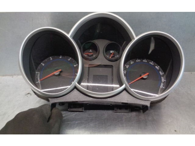 Přístrojová deska Chevrolet Cruze 2011 95472850, 688014257