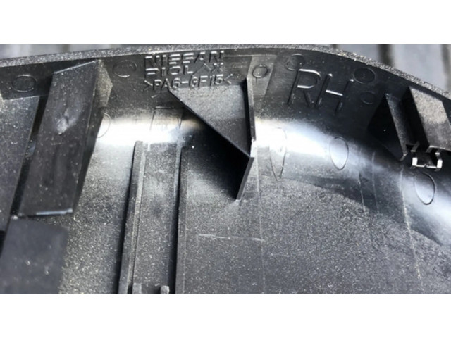 Пластиковая отделка зеркала