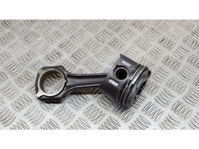 Píst A6110300320, A6110300717 Mercedes-Benz C W203 pro naftový motor 2.2 OM 611.962