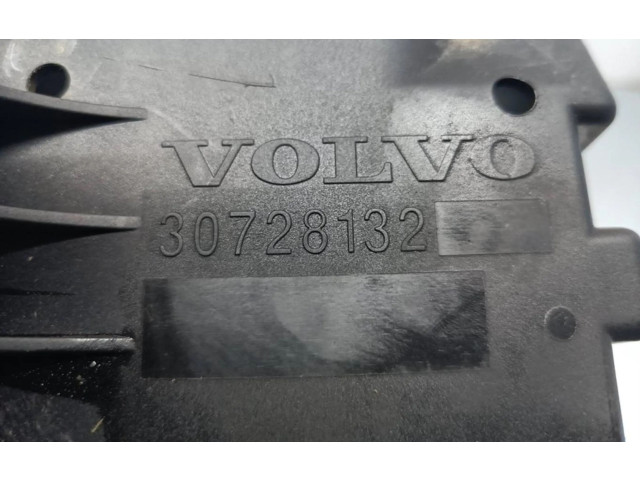 Блок предохранителей 30728132, 30728132   Volvo XC90    