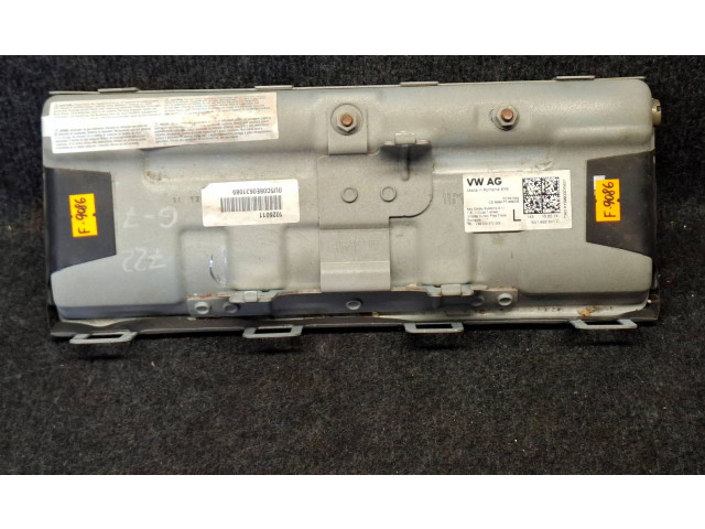 Подушка безопасности для колен 5G1880841C Volkswagen Golf VII