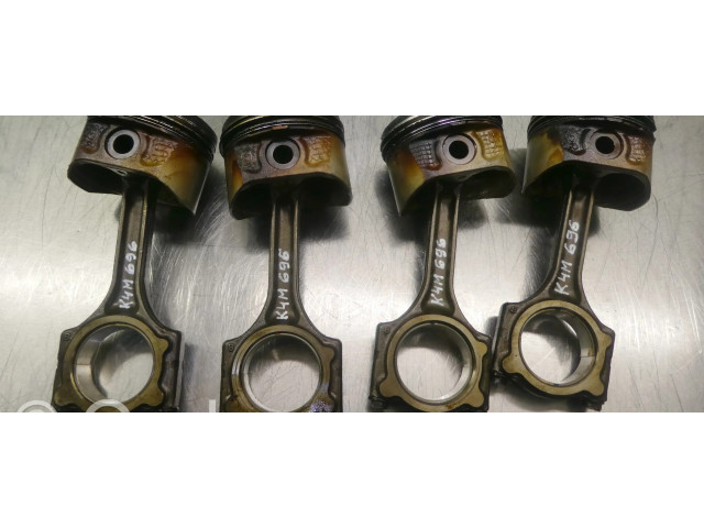 Поршень с шатуном K4M696 Dacia Duster 1.6