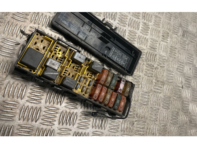 Блок предохранителей    Jeep Grand Cherokee    