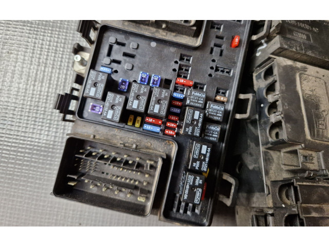 Блок предохранителей DG9T14A301AC, DG9T14A075AA   Ford Fusion II    