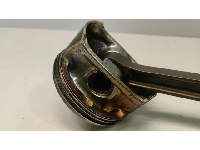 Píst Chevrolet Camaro pro benzínový motor 3.6