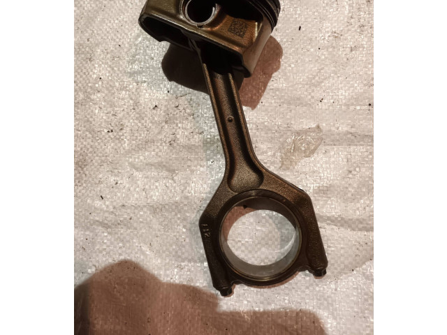 Шатун      BMW 3 E90 E91  