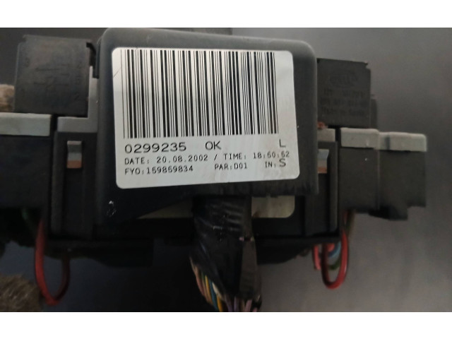 Блок предохранителей 0299235 Volvo V70