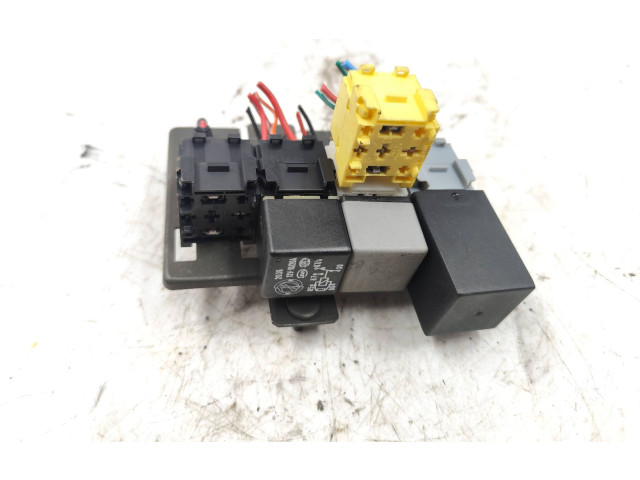 Pojistková skříňka Alfa Romeo 145 - 146 2000