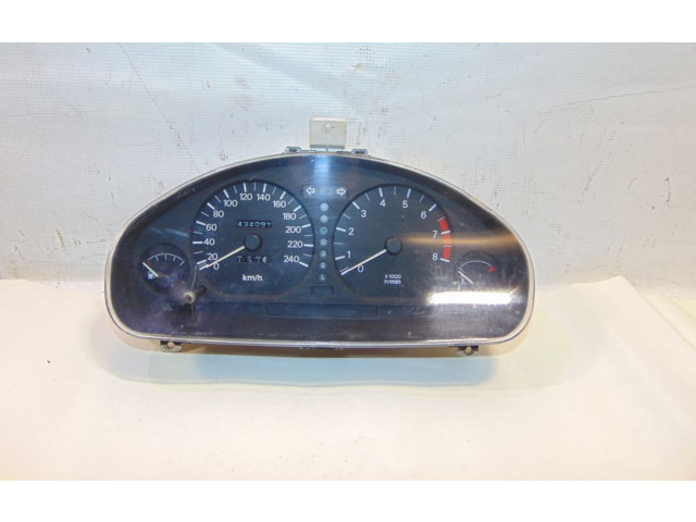 Панель приборов MR216591, MR270101 Mitsubishi Carisma