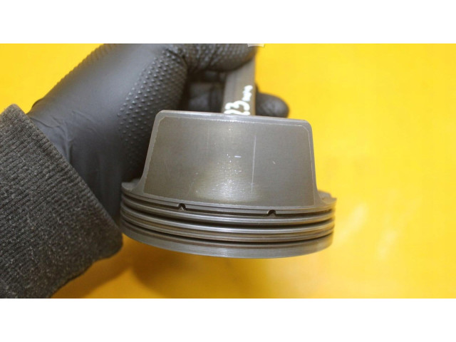 Píst 9481031105R   Porsche Panamera (970)     