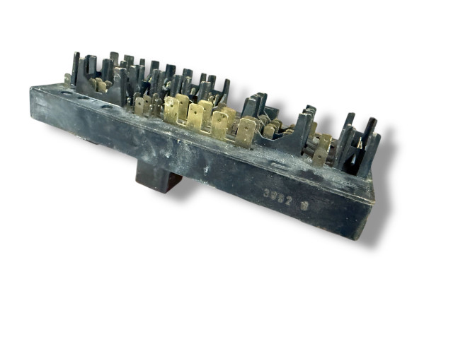 Блок предохранителей 443941822A Volkswagen Golf II