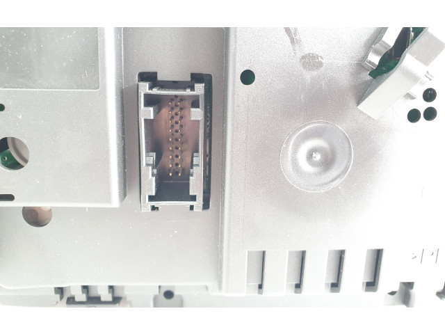 Přístrojová deska BMW 1 E81 E87 2008 1041568