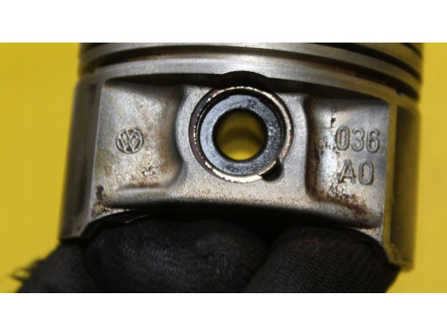 Píst Volkswagen Polo IV 9N3